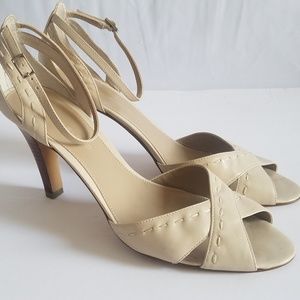 Bandolino BD Loreen Ivory Ankle Strap Sandals 9.5